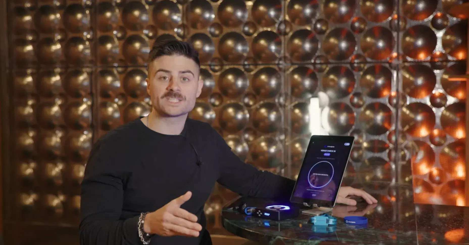 CrowdReader device features showcase with scanning capabilities